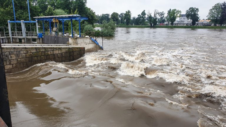 Odra w Brzegu prawdopodobnie przekroczy stan alarmowy, ale woda nie wystąpi z koryta rzeki