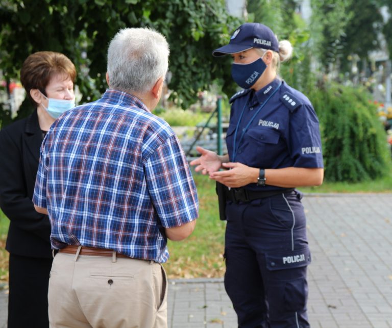 Funkcjonariusze z Brzegu ostrzegają seniorów. Pojawił się nowy sposób oszustwa „na policjanta”