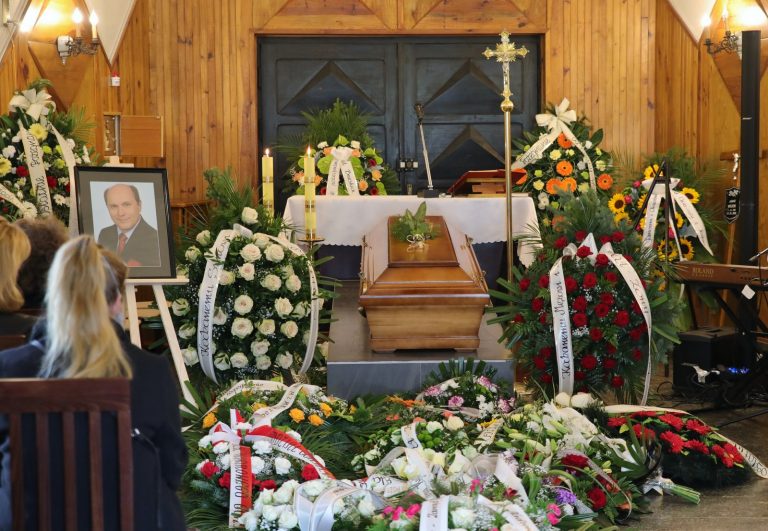 Rodzina, przyjaciele, współpracownicy pożegnali Janusza Wójcika