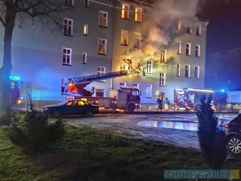 Pożar w Brzegu przy ul. Łokietka. Nie żyje jedna osoba
