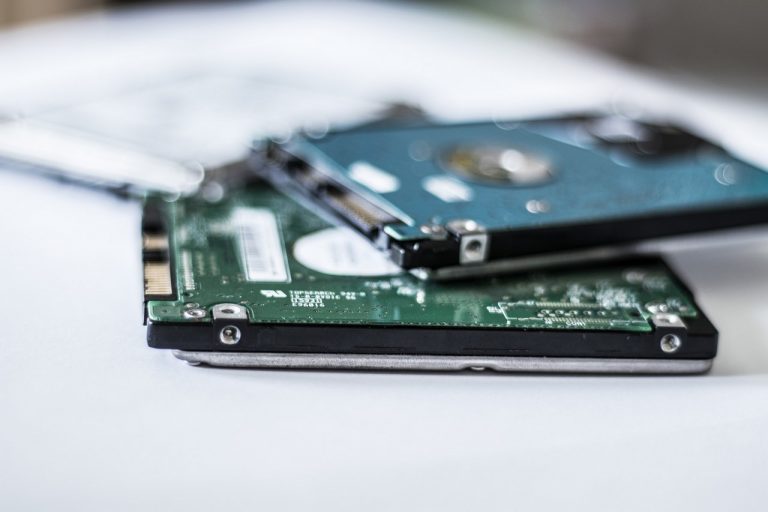 HDD czy SSD – jaki dysk zewnętrzny wybrać?