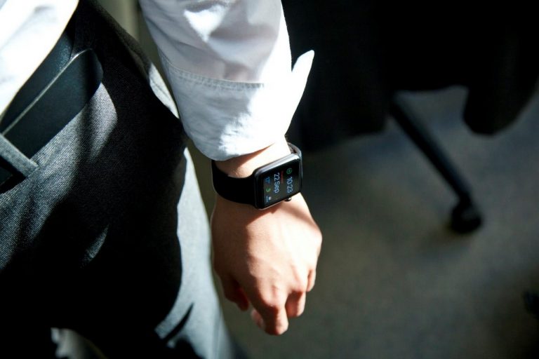 Apple Watch SE. Jak sprawuje się nowy smartwatch od Apple?