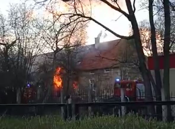Pożar mieszkania w Brzegu przy ul. Ofiar Katynia [aktualizacja]