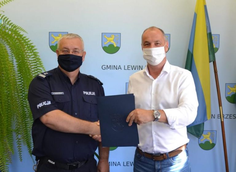 Więcej patroli na terenie gminy Lewin Brzeski. Władze miasta podpisały porozumienie z Komendą Powiatową Policji w Brzegu