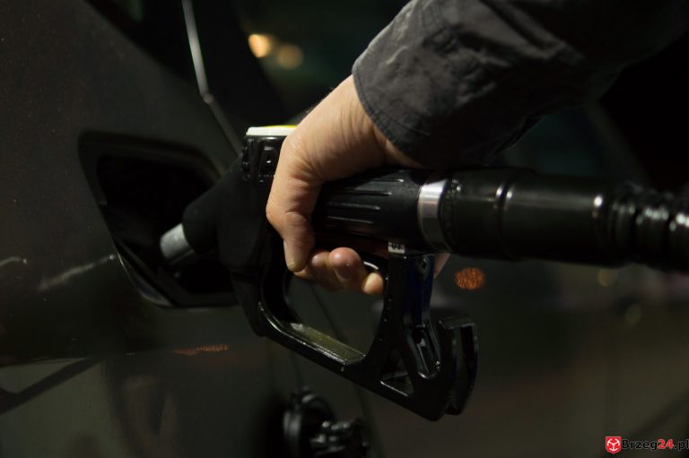 Ceny paliw w Brzegu na poziomie średniej krajowej. Jeszcze poniżej 6 zł