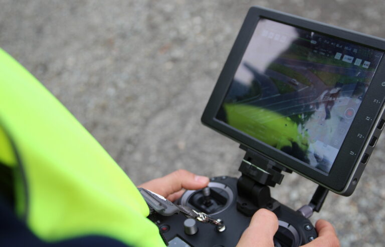 Policyjny dron patrolował drogi w Brzegu i Grodkowie [wideo]