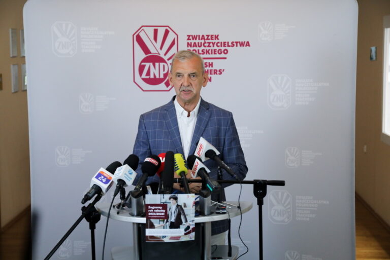 Związek Nauczycielstwa Polskiego ogłasza pogotowie protestacyjne