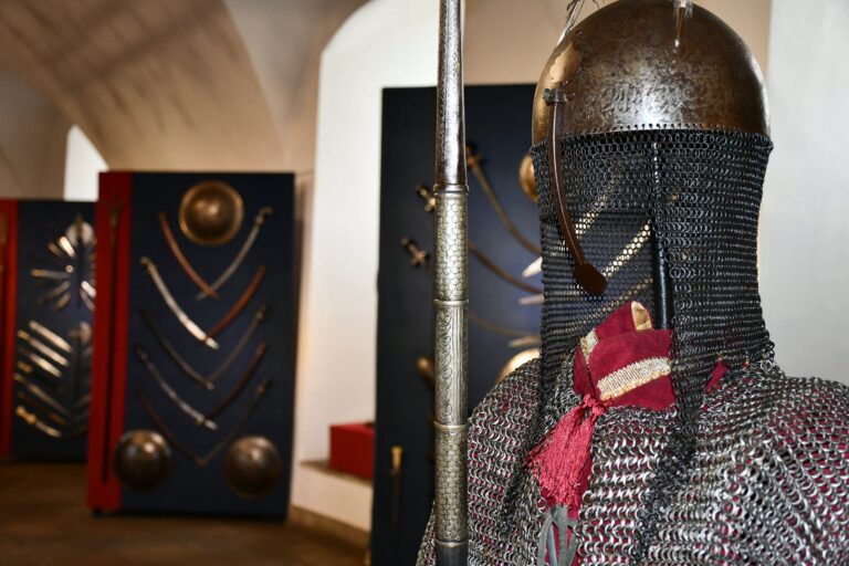 Muzeum Piastów Śląskich zaprasza do zwiedzania wystawy z kolekcją uzbrojenia