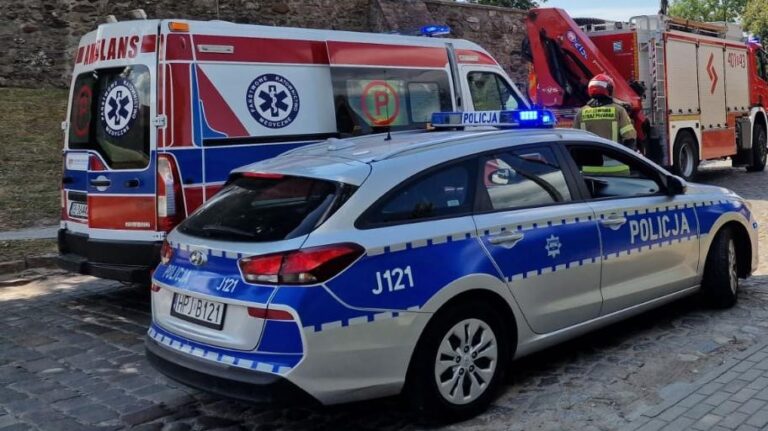 Niespokojna sobota w Brzegu. Policjanci uratowali 40-letnią kobietę, strażacy reanimowali 49-letniego mężczyznę