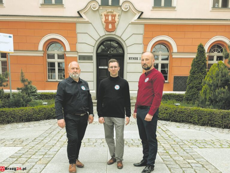 Członkowie Komitetu Przyjazna Gmina. Od lewej: Waldemar Kwiatkowski, Damian Macheta i Wojciech Osadczuk.